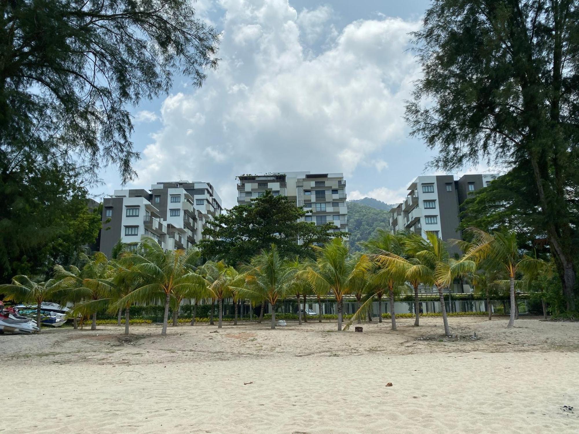 By The Sea @ Cozy Beachfront Home Batu Feringgi Exteriér fotografie